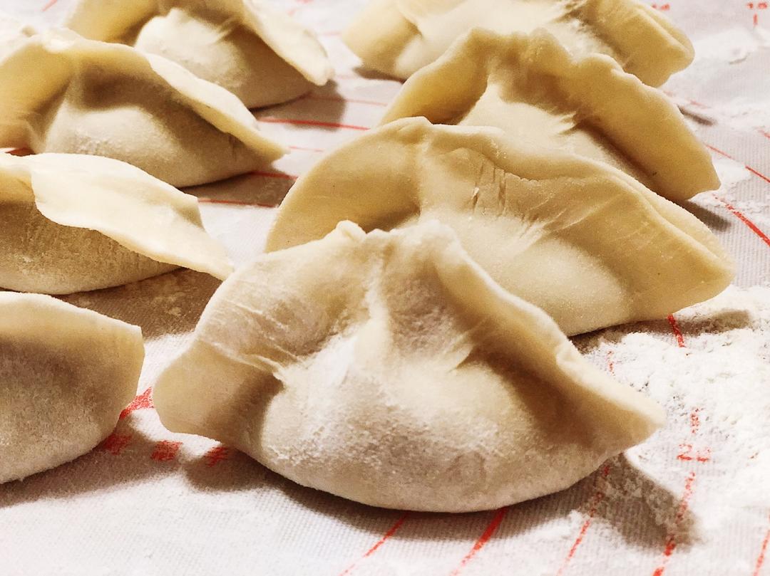 普通大肚饺子包法（内有羞答答小视频ヾ(@^▽^@)ノ　）