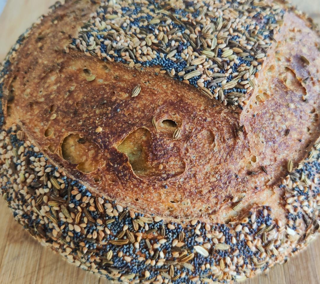 【Tartine Bread】Semolina芝麻小茴香籽天然酵种欧包（附关于面团粘在藤篮里倒不出来的问题）