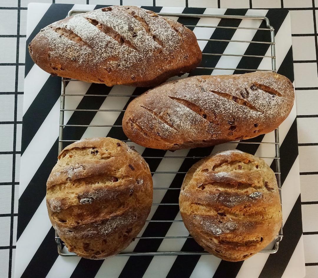 果料满满-红茶蔓越莓核桃面包