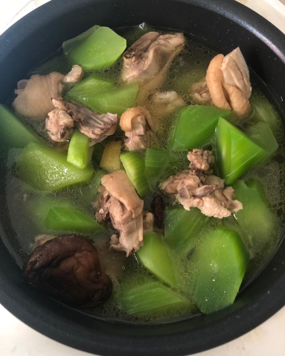 莴笋炖鸡