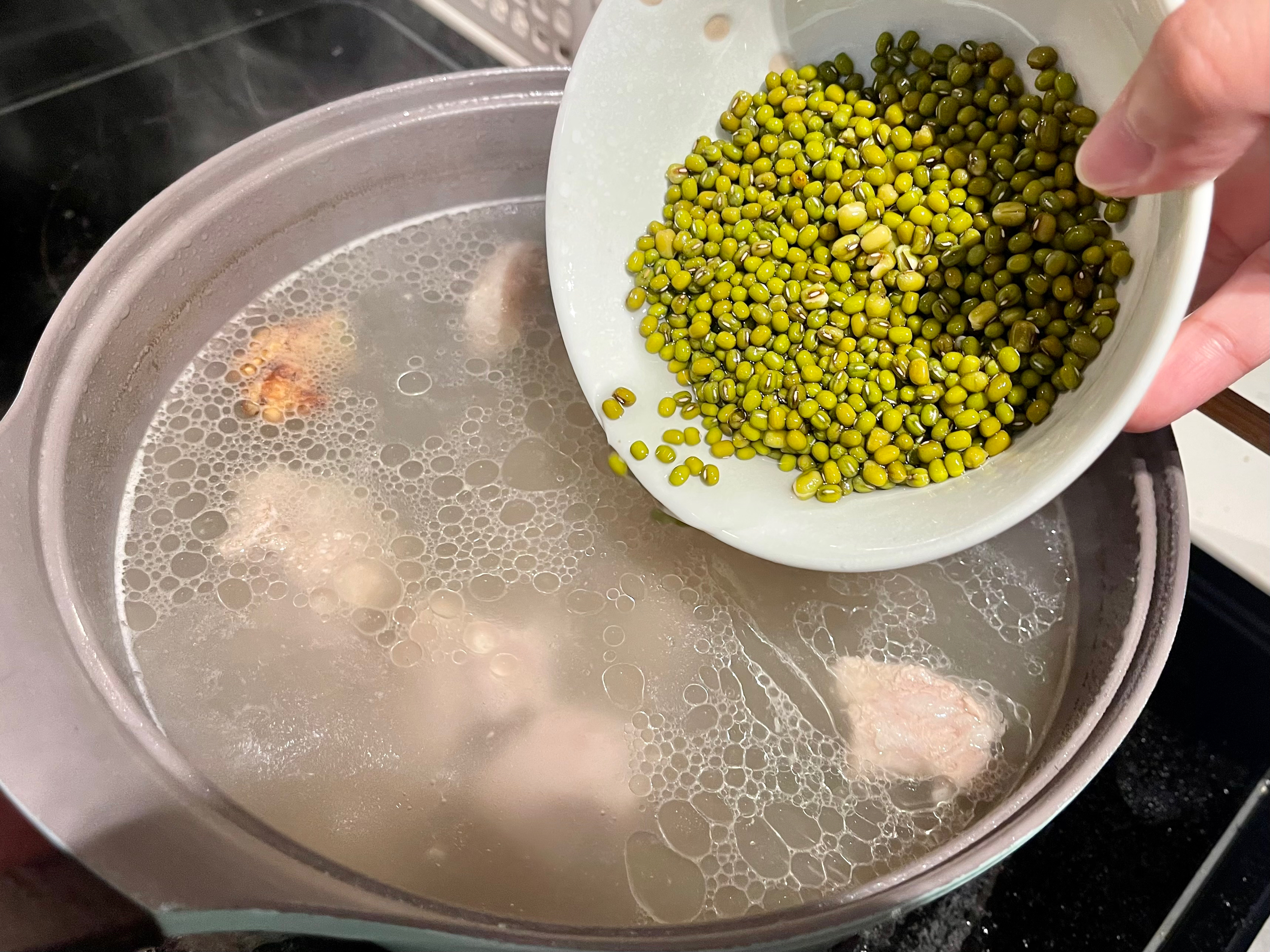 莲藕排骨汤的做法 步骤10