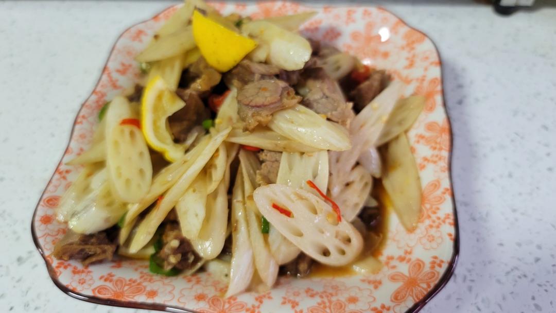 藕尖炒牛肉