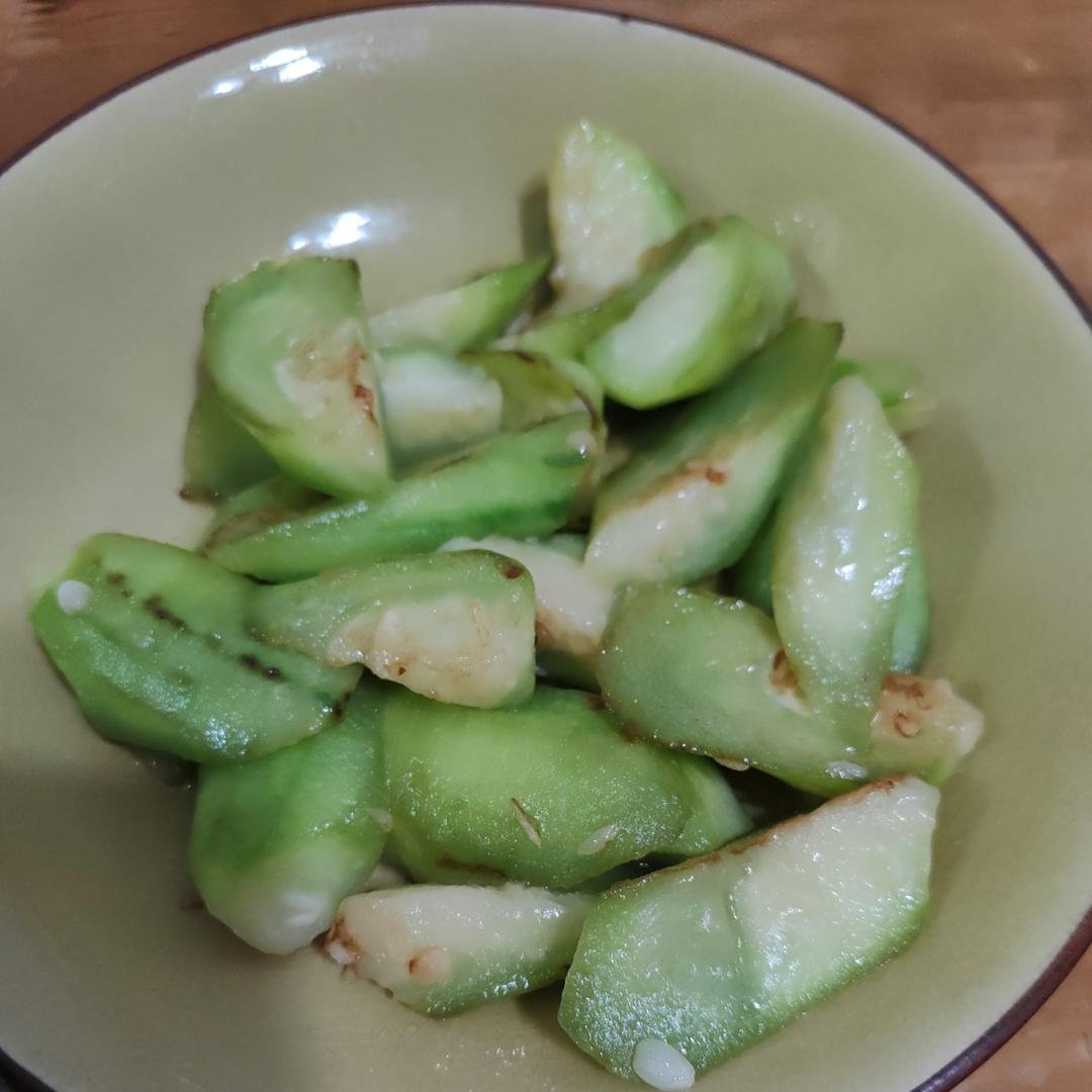 素炒丝瓜|这样做绝了！简单又好吃！