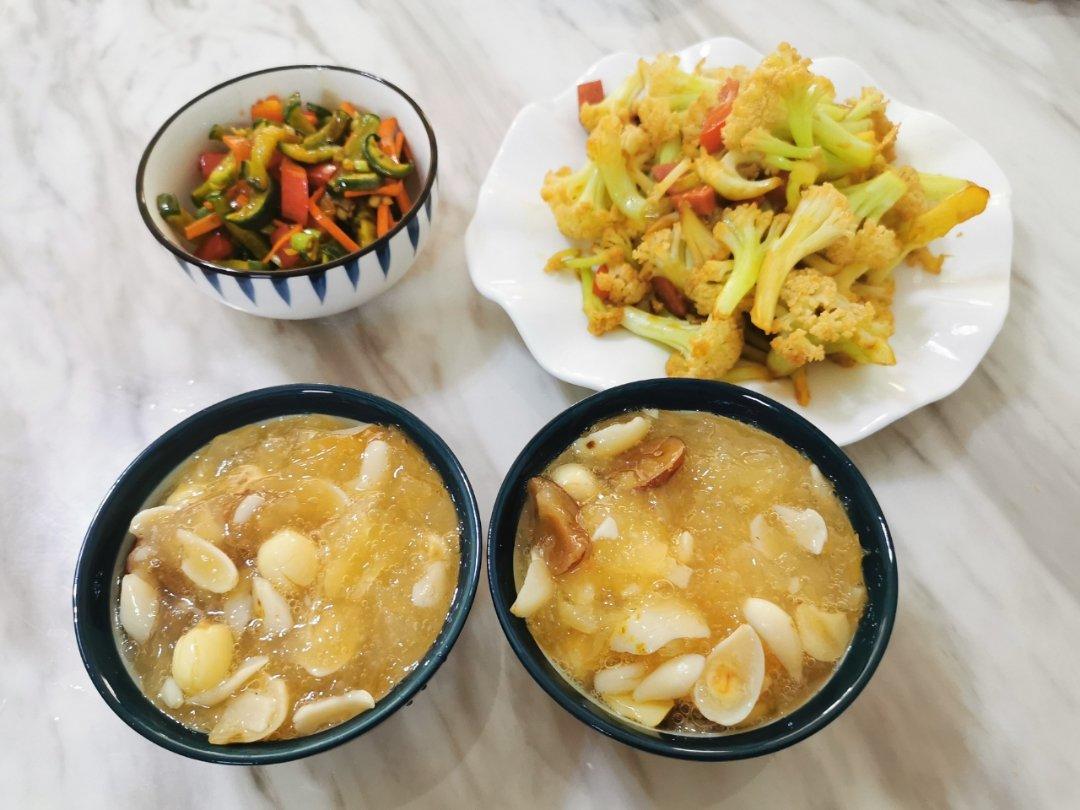 【便宜又好做】腊肉炒绿豆芽