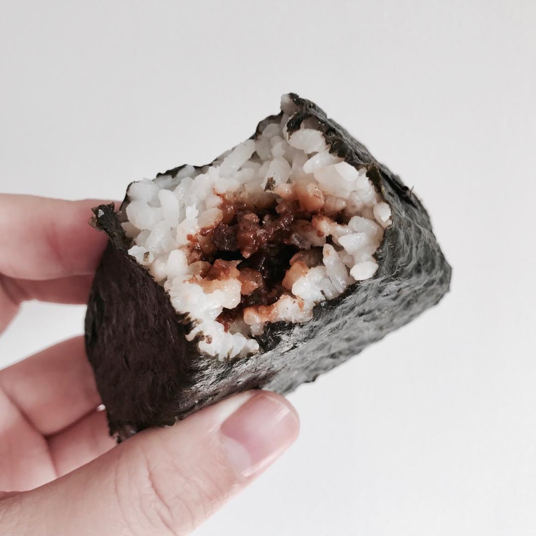 宁芝安朵做的蒲烧鳗鱼饭团