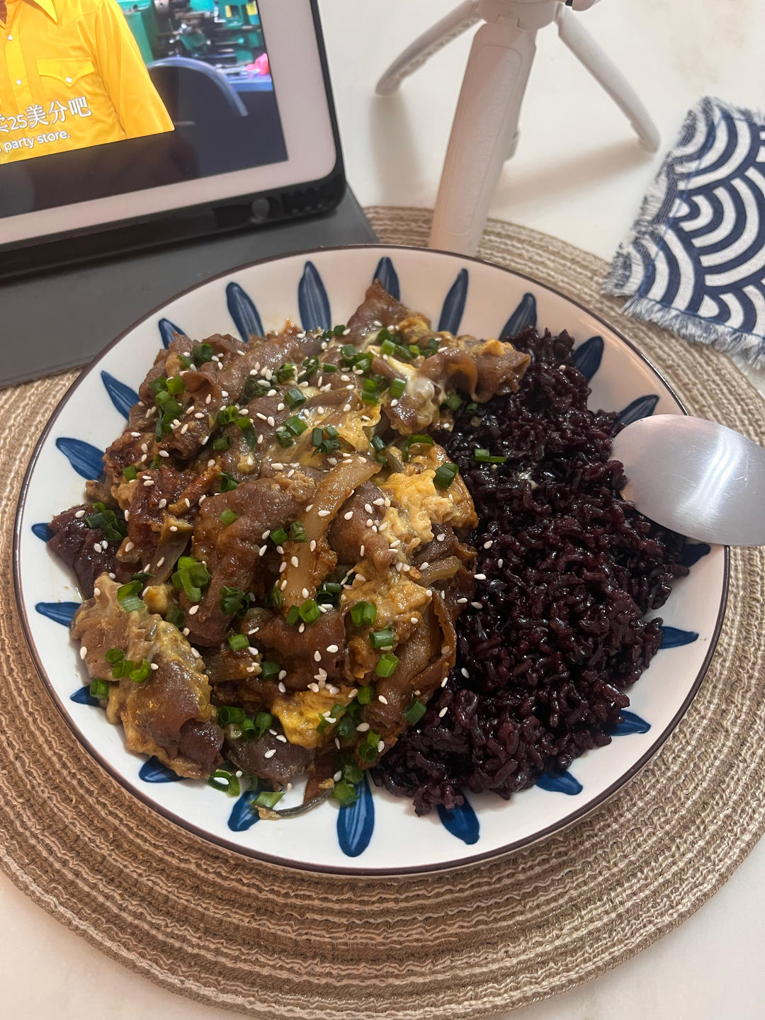 蛋包肥牛卷饭