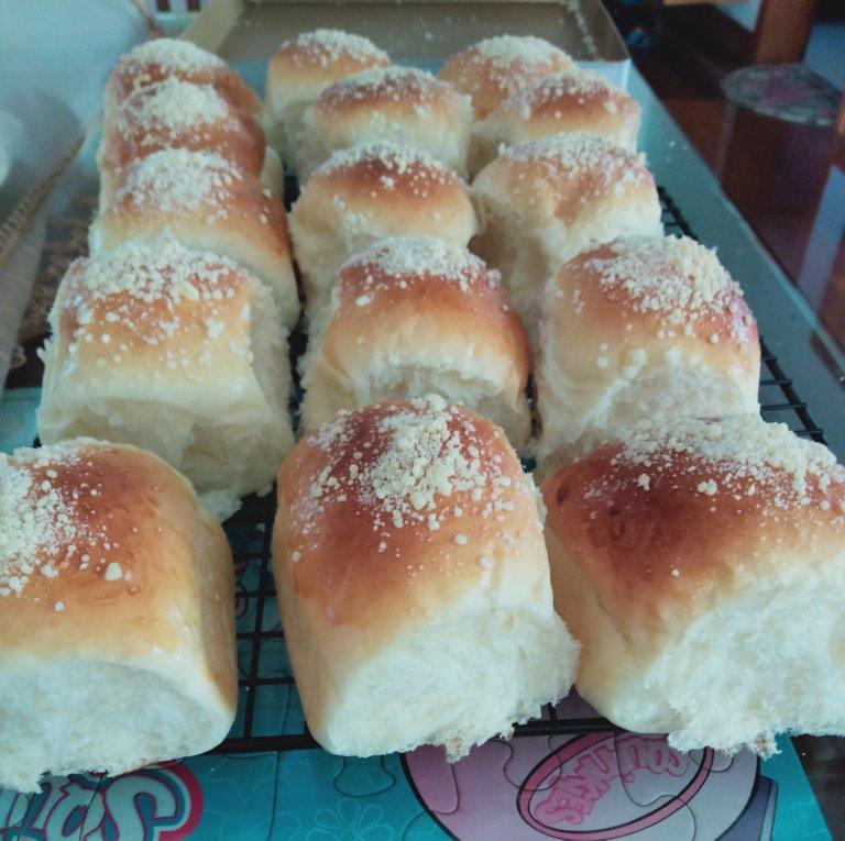 家常版蜂蜜小面包 搭配热牛奶营养早餐好味道 做法简单味道好