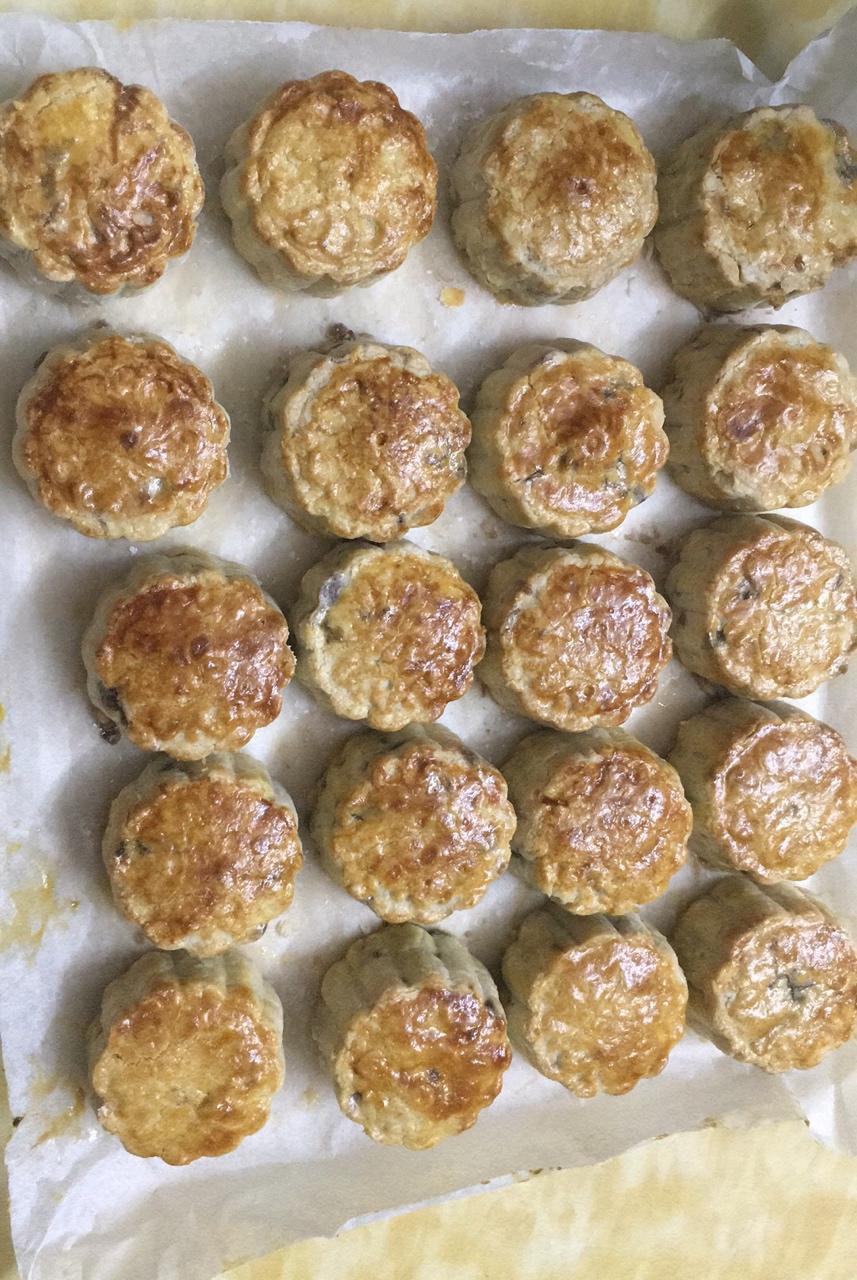 广式月饼－－蛋黄豆沙月饼