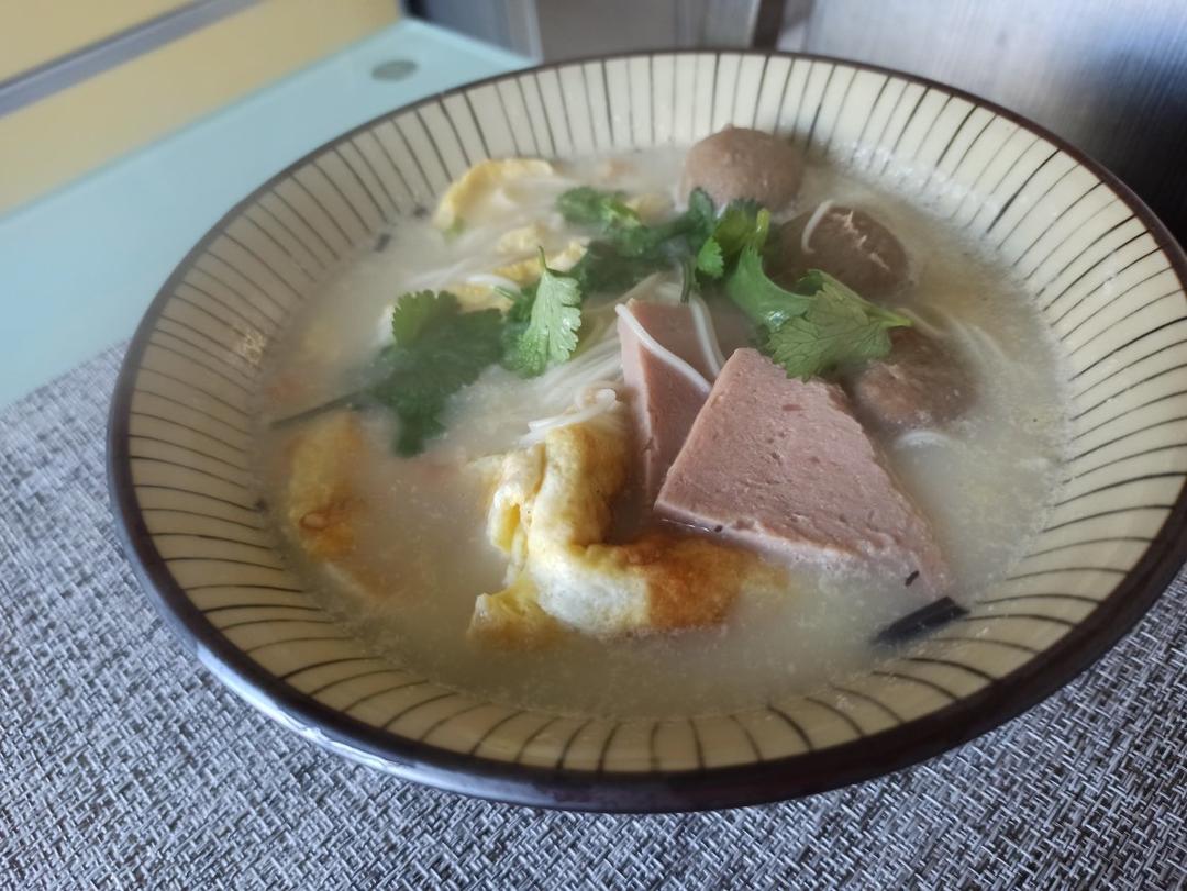 超快手-鸡蛋炖出的高汤面