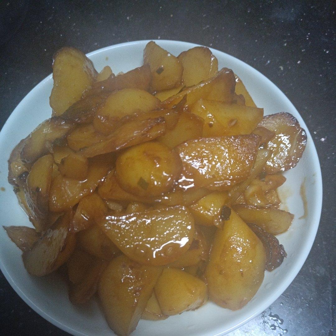 土豆🥔的灵魂吃法，烧土豆，孩子的最爱❤️