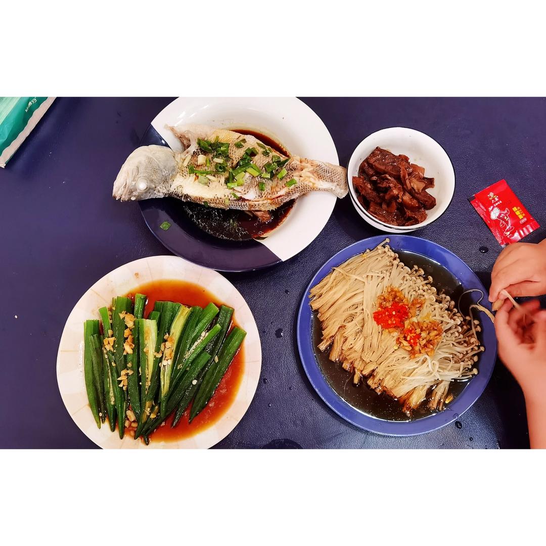 超级下饭的蒜蓉金针菇！好吃到爆