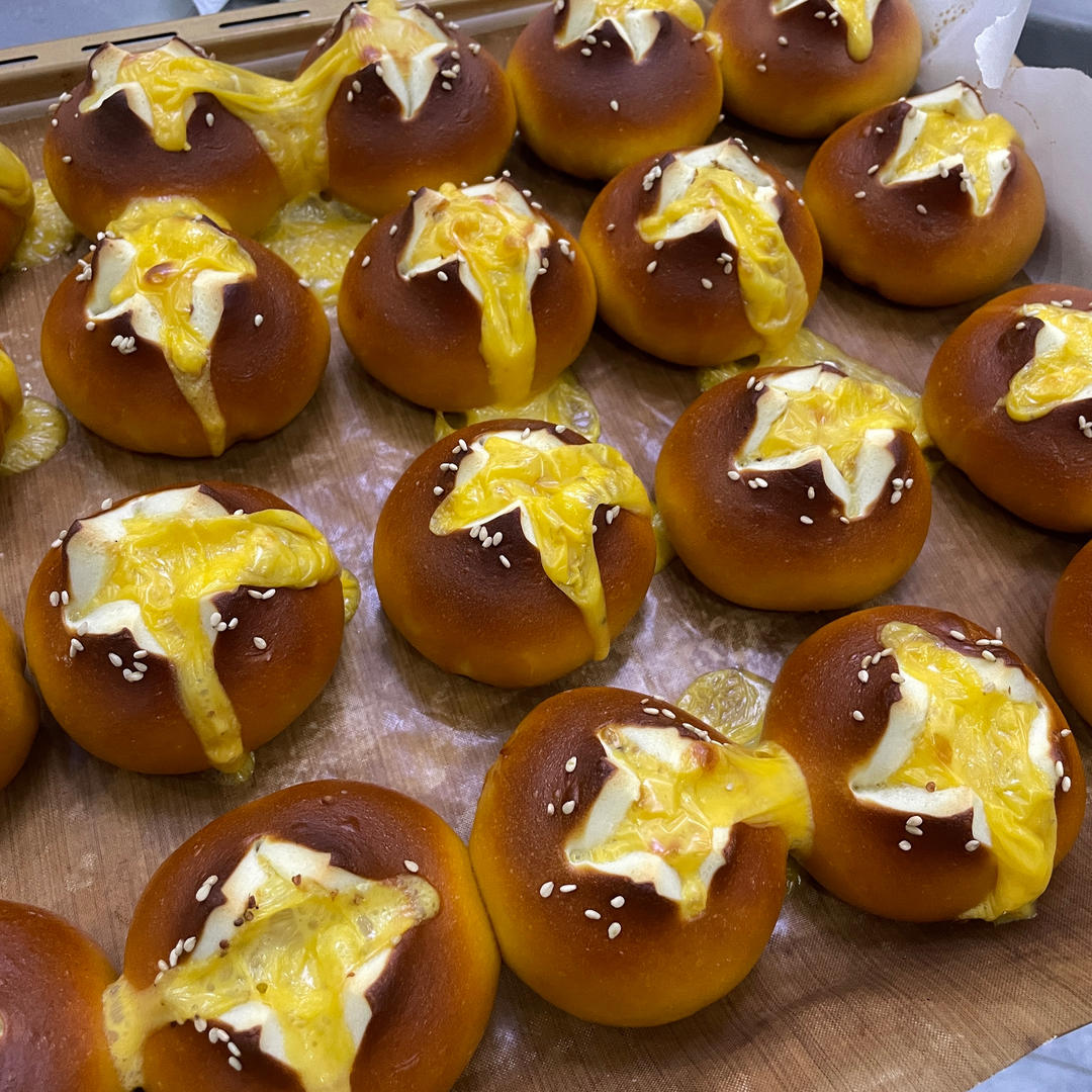 三款经典造型|德式碱水面包