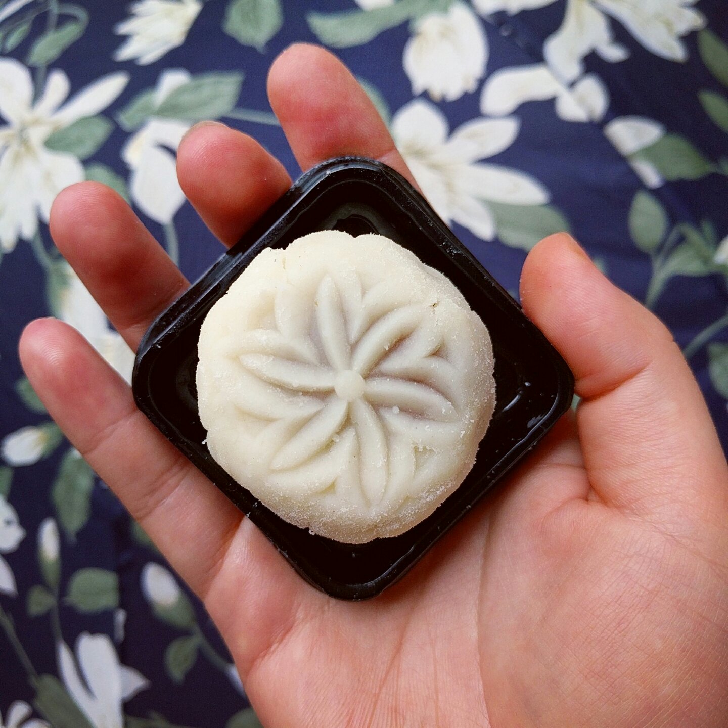 绝世好方！不开裂不粘手港式冰皮月饼（附奶黄馅做法）