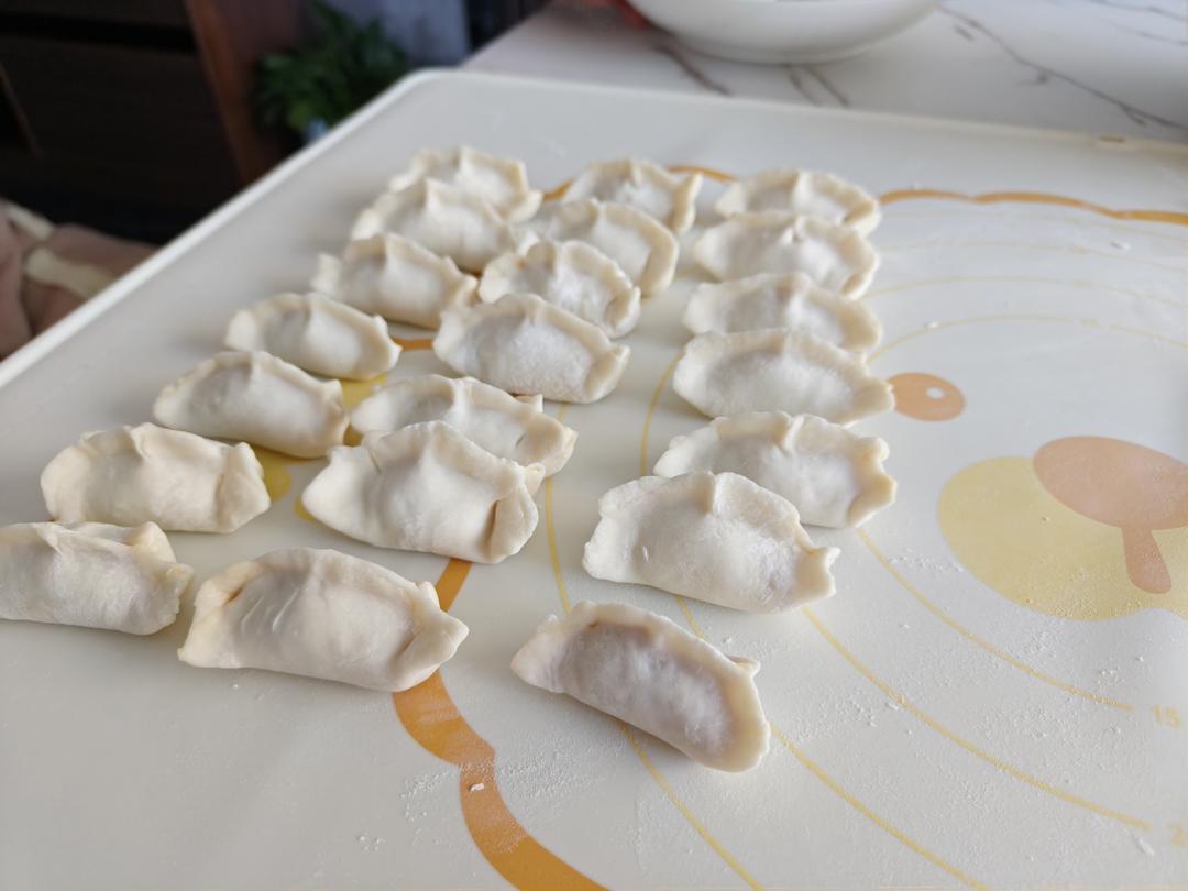 手工揉面三分钟，又韧又薄又好包的饺子皮