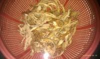 山药珊瑚菌竹荪炖小排汤的做法 步骤2