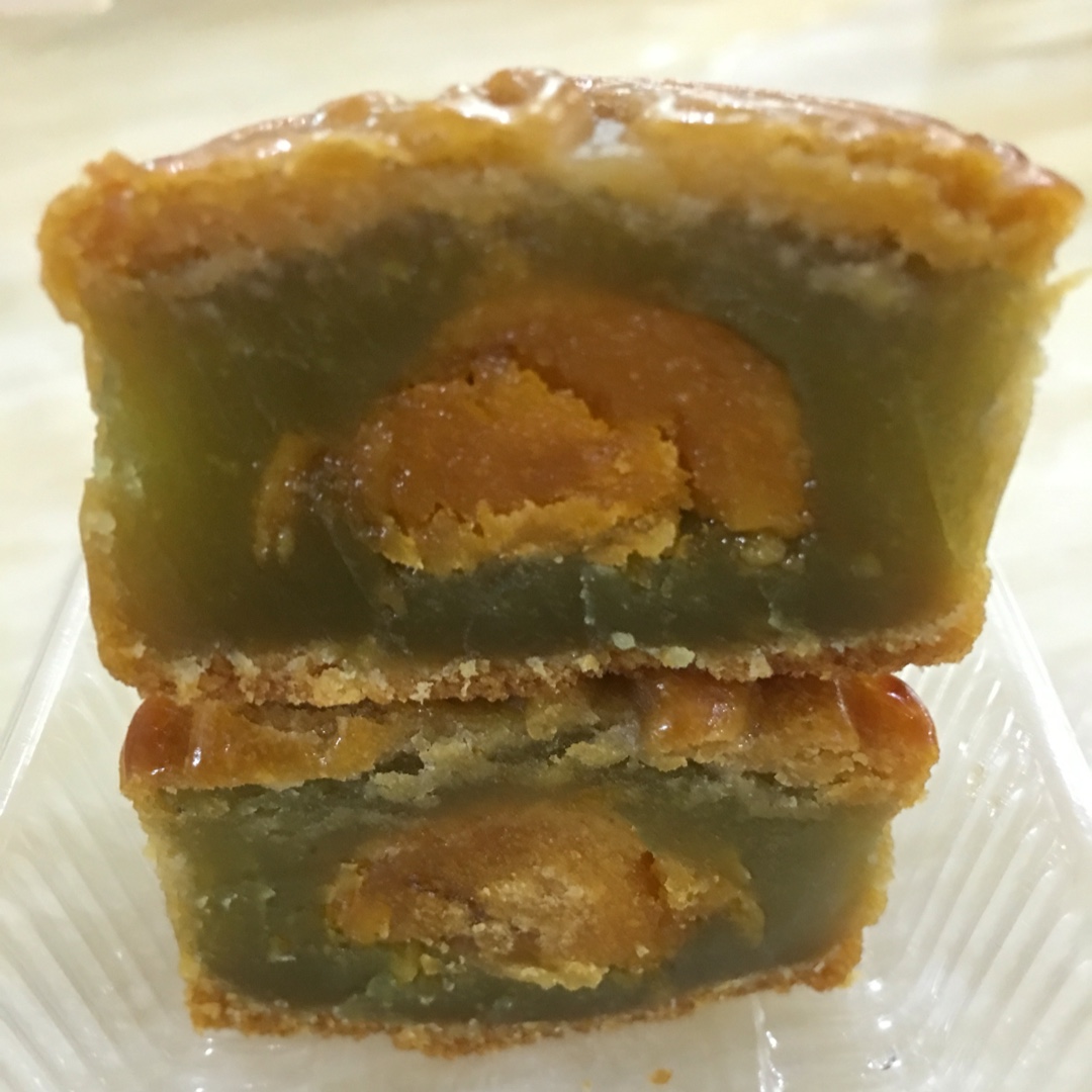 好吃又好看的经典翡翠月饼【多图详解抹茶莲蓉蛋黄月饼】