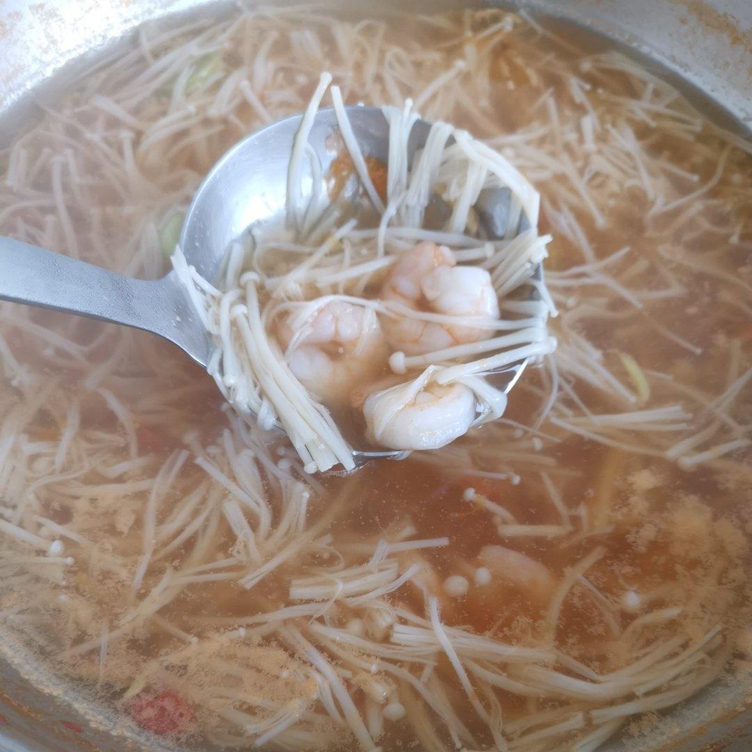 低脂健康-西红柿金针菇虾仁汤