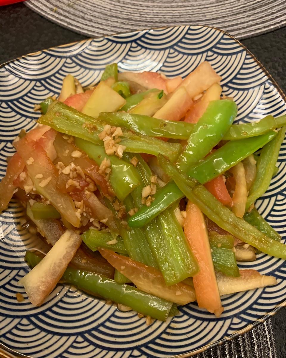 酸辣西瓜皮～～不是所有的西瓜，都有好吃的皮啊