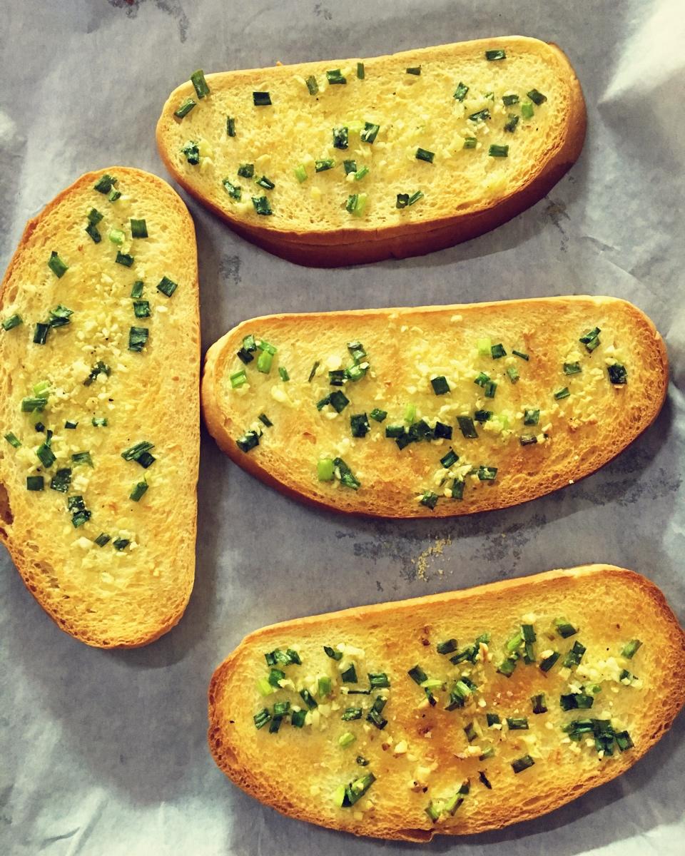 好好吃丨VOL.1 蒜你狠【蒜香吐司条】