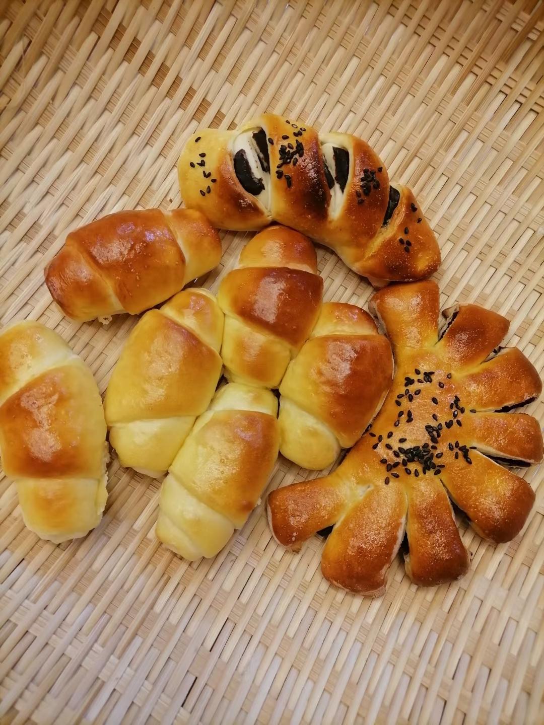 黄油面包卷