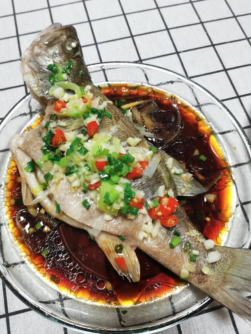清蒸鲈鱼，三步搞定！