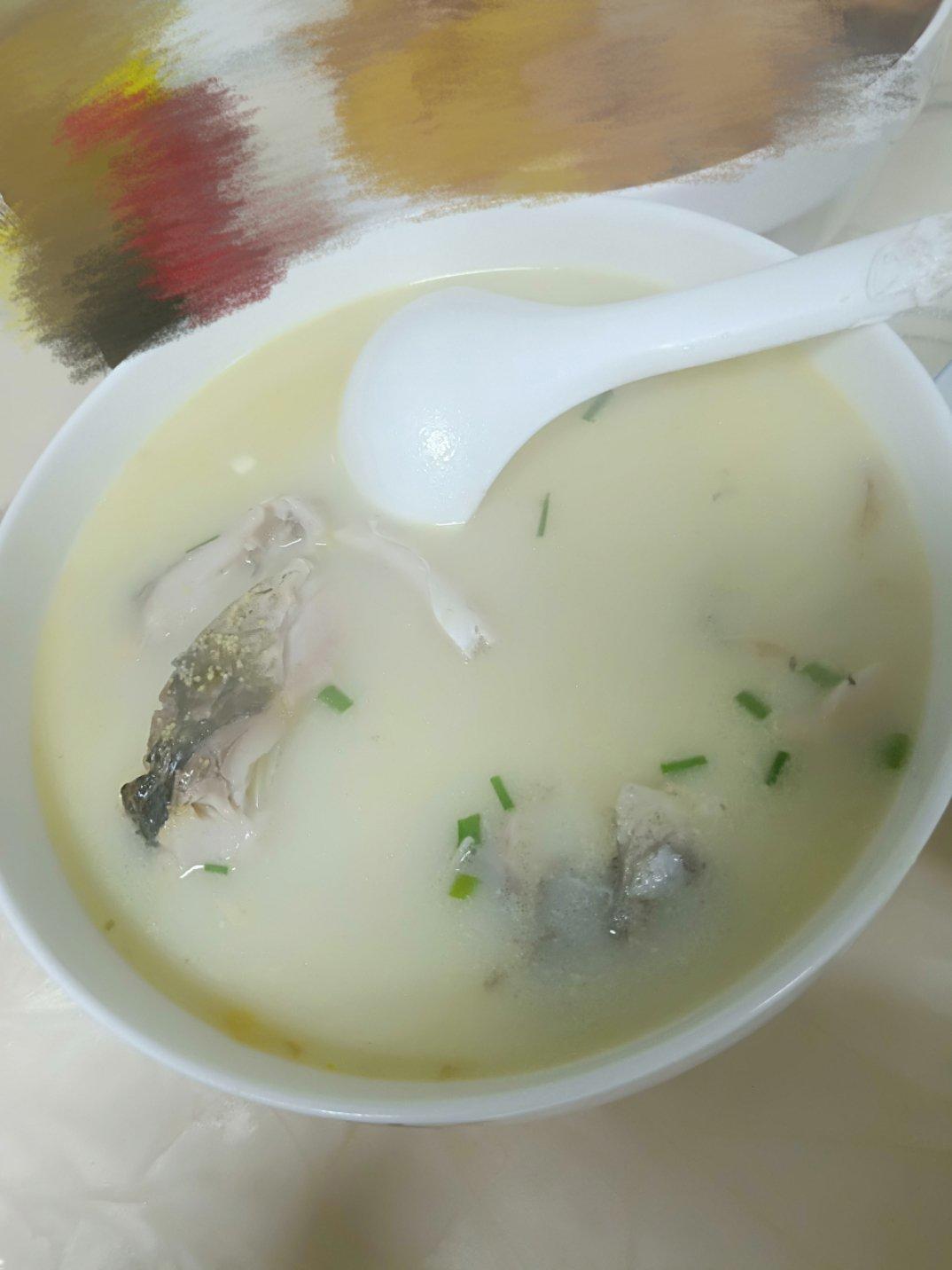 奶白鲫鱼汤