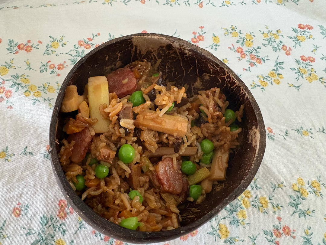 干饭人的春天｜春笋腊味豌豆饭