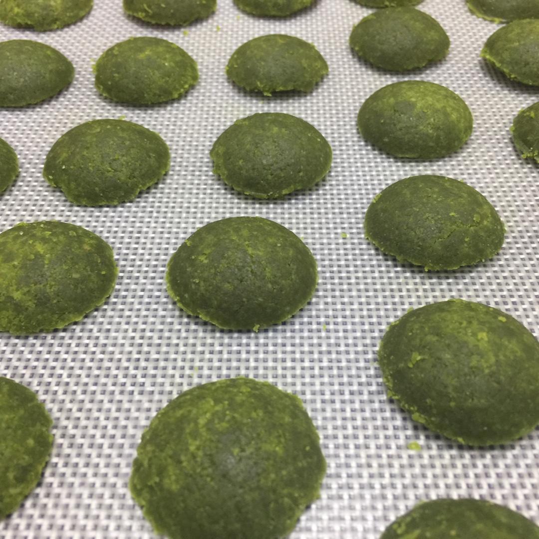 贵妇人之吻-抹茶白巧克力夹心球球饼干