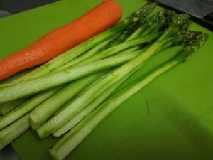 芦笋蔬菜土豆沙拉（沙拉酱的完美替代方法）的做法 步骤1