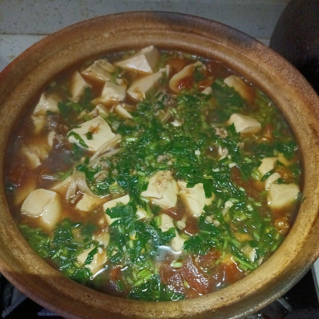 孩子点名要吃番茄豆腐，豆腐嫩滑，汤汁拌饭好好吃