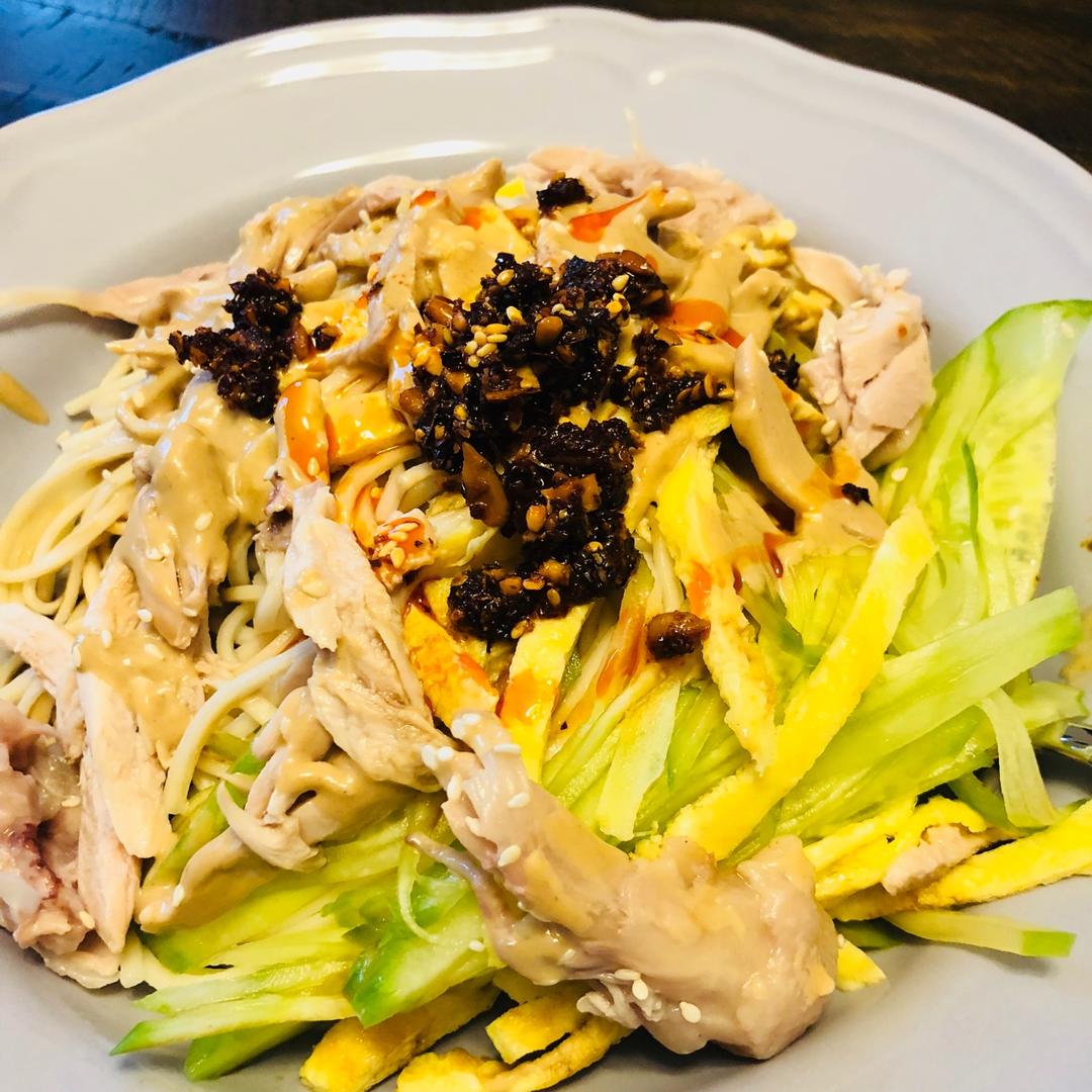 【鸡丝凉面】