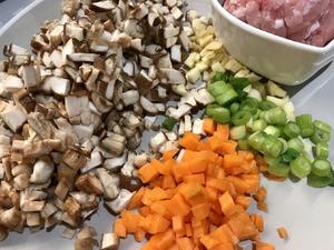 【家常菜】香菇肉末炖豆腐🍛的做法 步骤1