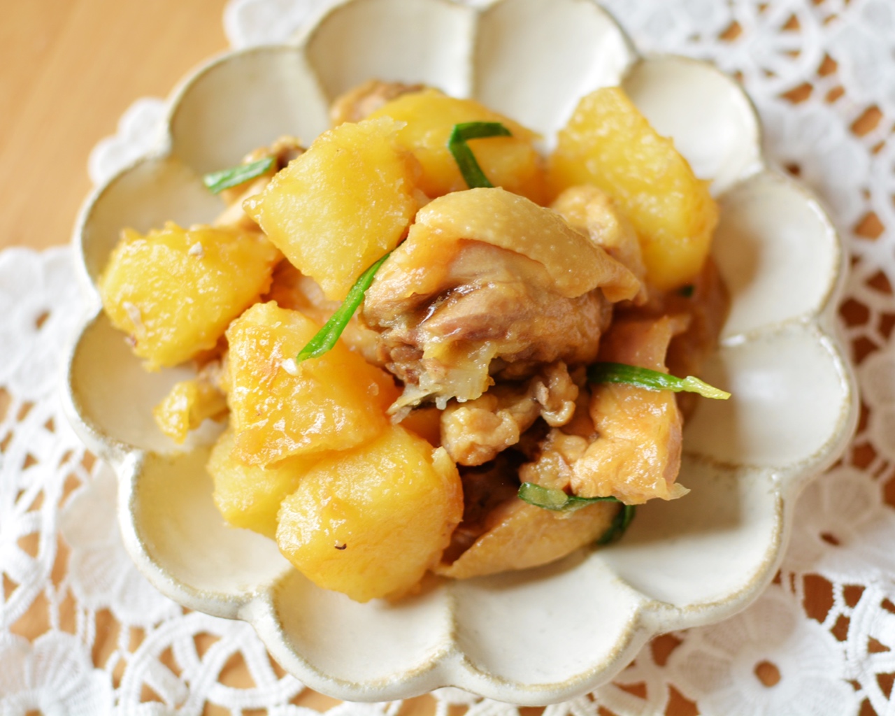 土豆焖鸡（广式姜葱炒鸡）的做法