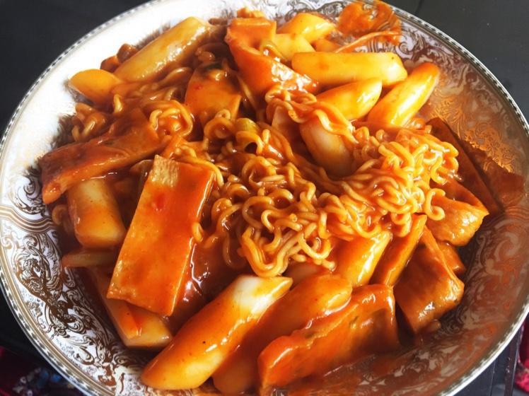 芝士拉面炒年糕—韩国街边美食改良版