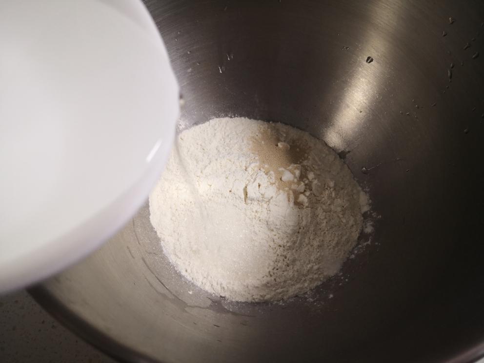 纯奶手撕吐司的做法 步骤1