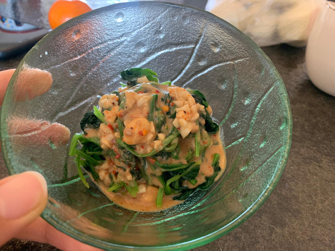 麻酱多多的凉拌菠菜-超快手
