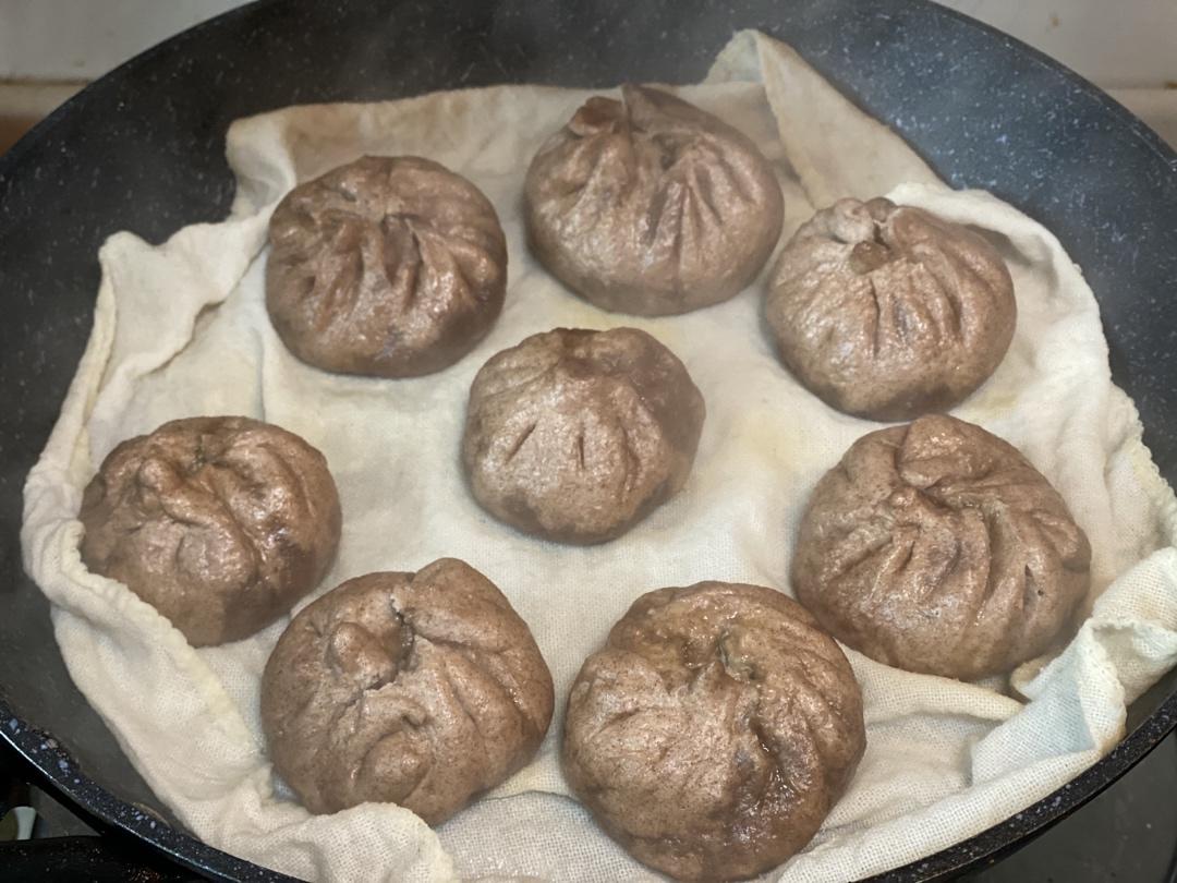香嫩多汁鲜肉包子（香菇猪肉包）