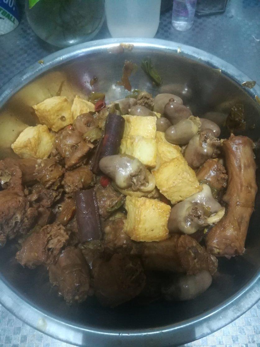 麻辣鸭脖