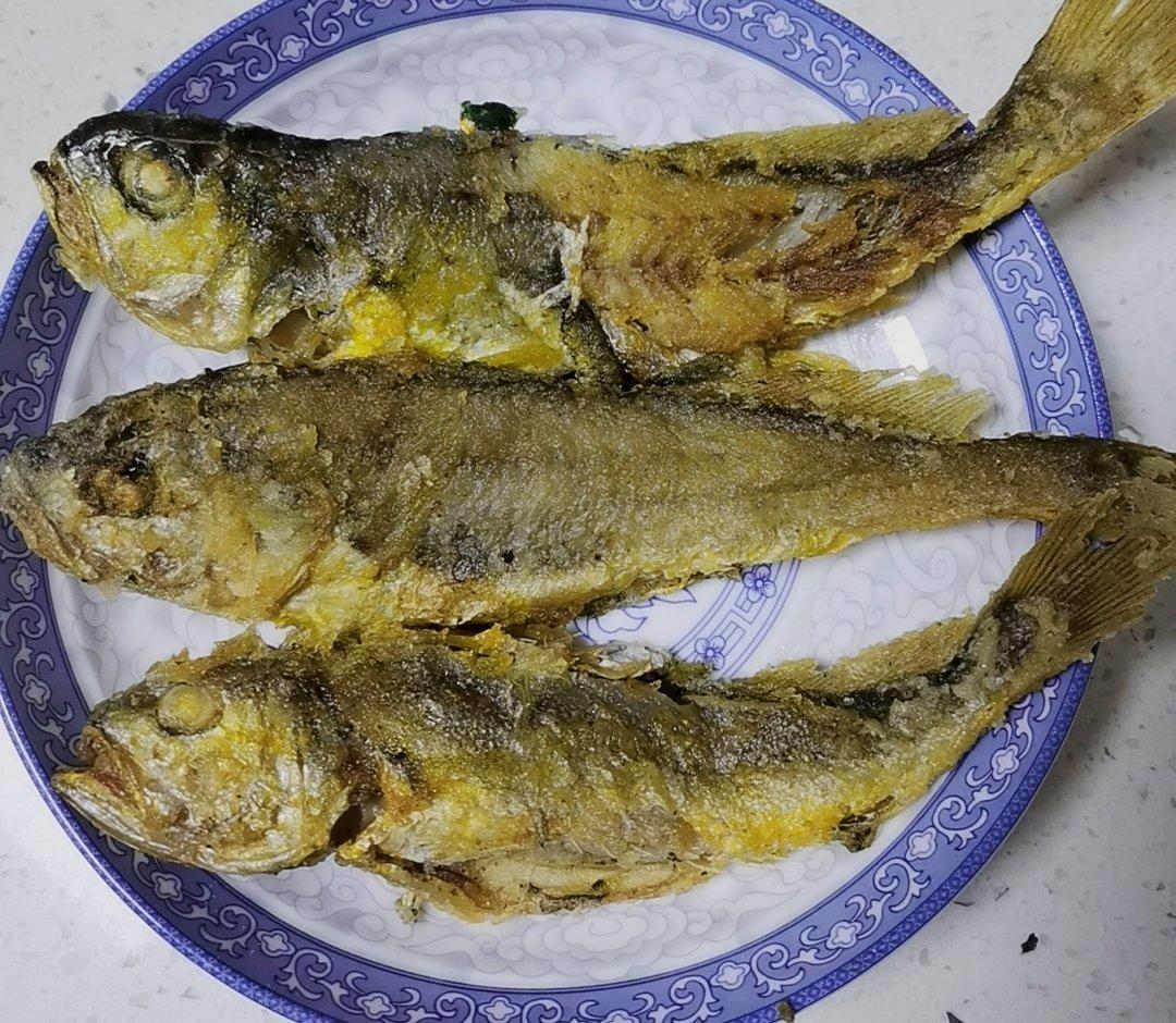 香煎小黄鱼