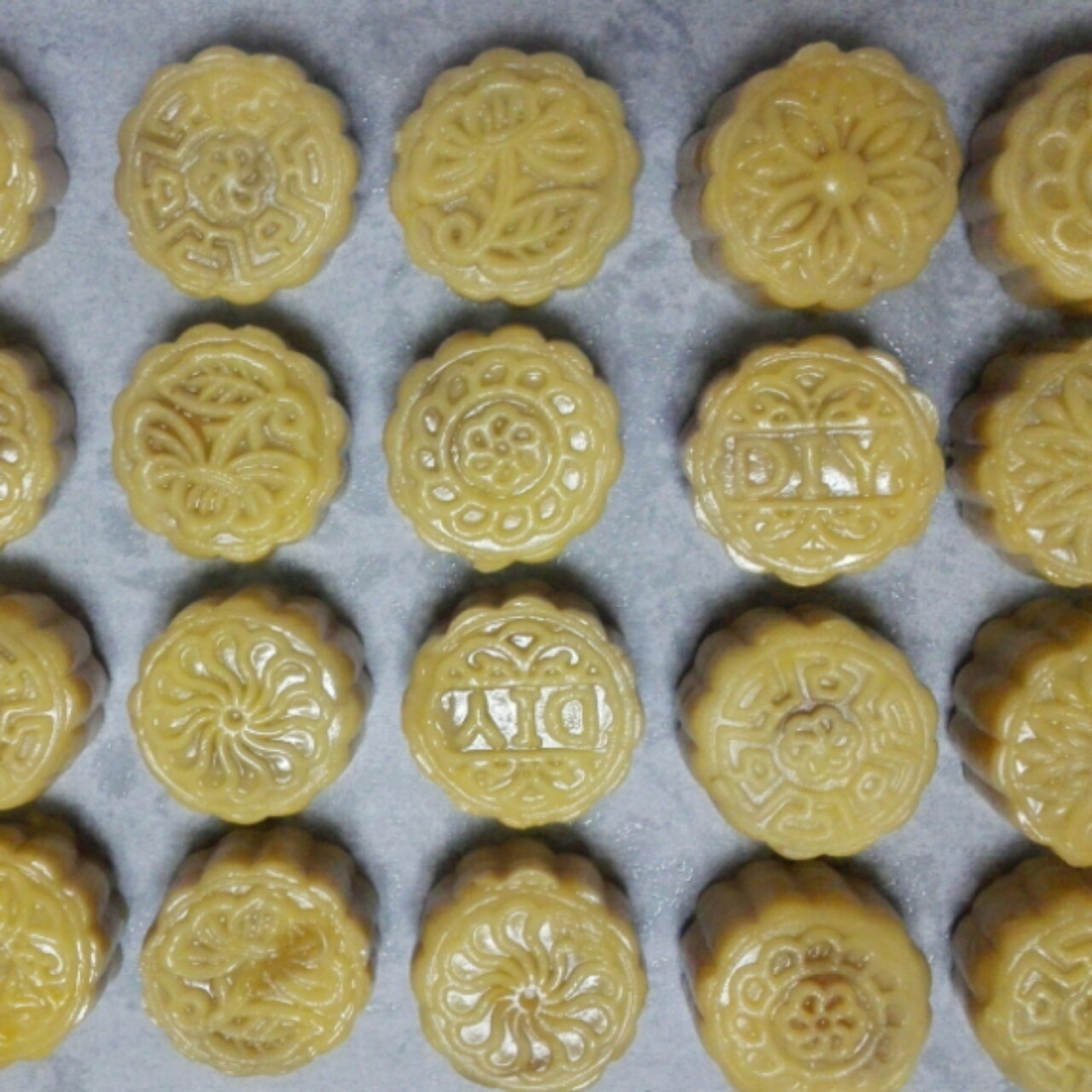 广式月饼——蛋黄莲蓉月饼