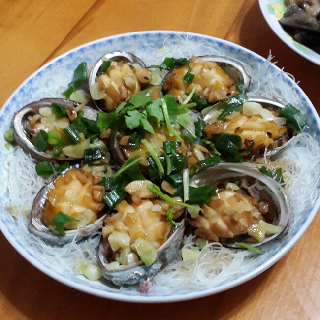 蒜蓉粉丝蒸鲍鱼