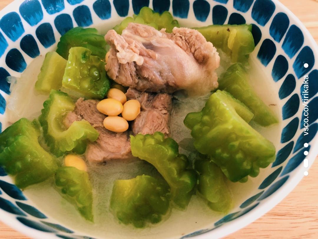 苦瓜排骨黄豆汤
