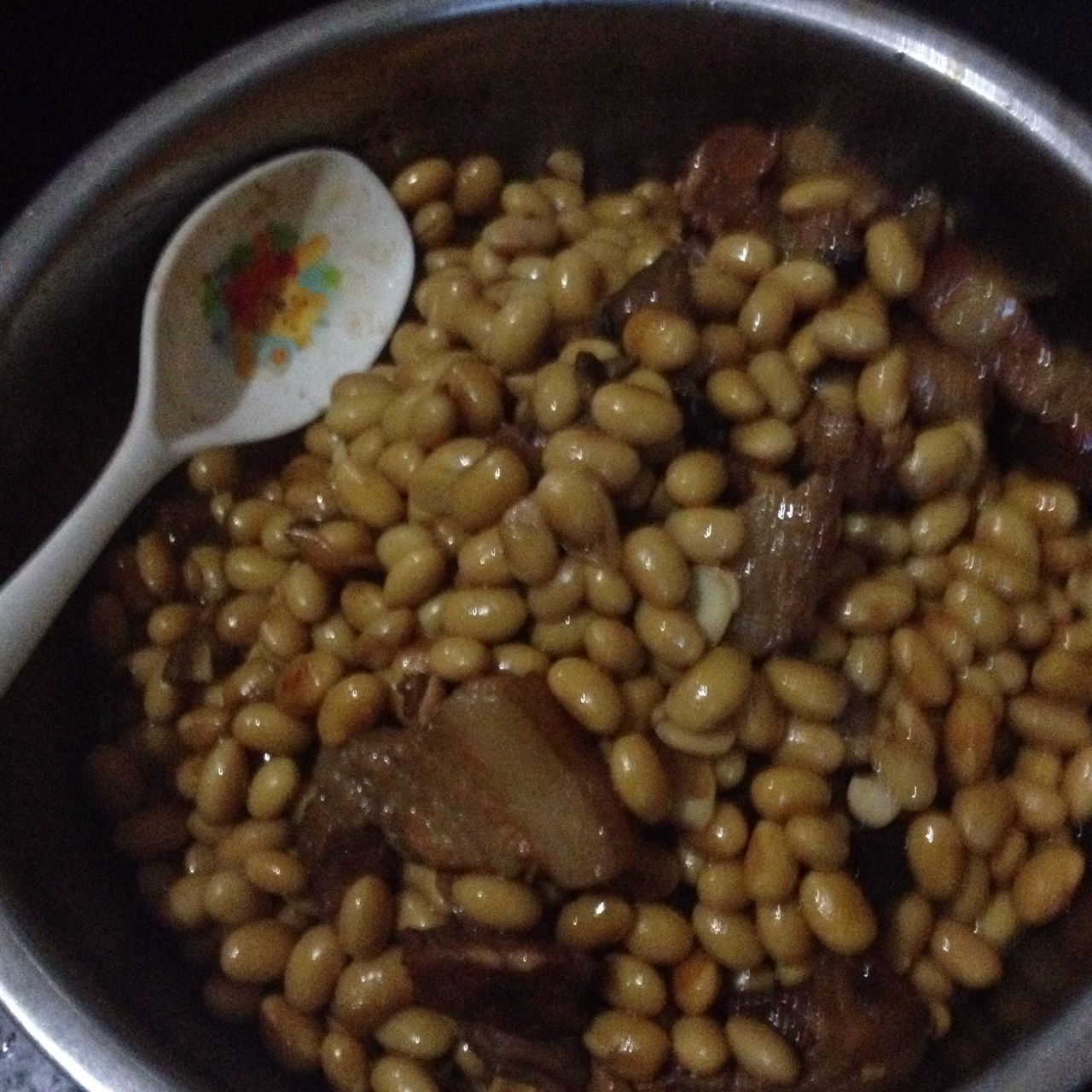黄豆闷肉