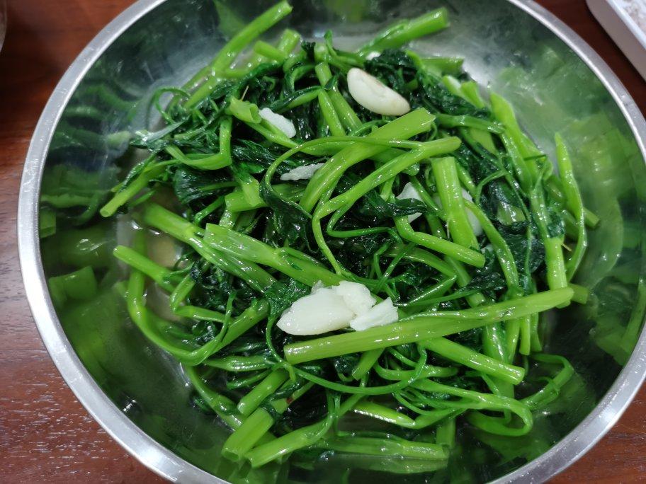 蒜炒空心菜