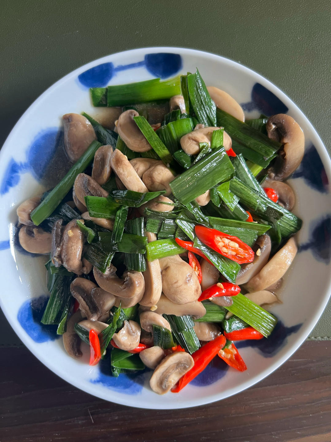 蘑菇🍄（口蘑）炒大蒜❗️鲜美下饭