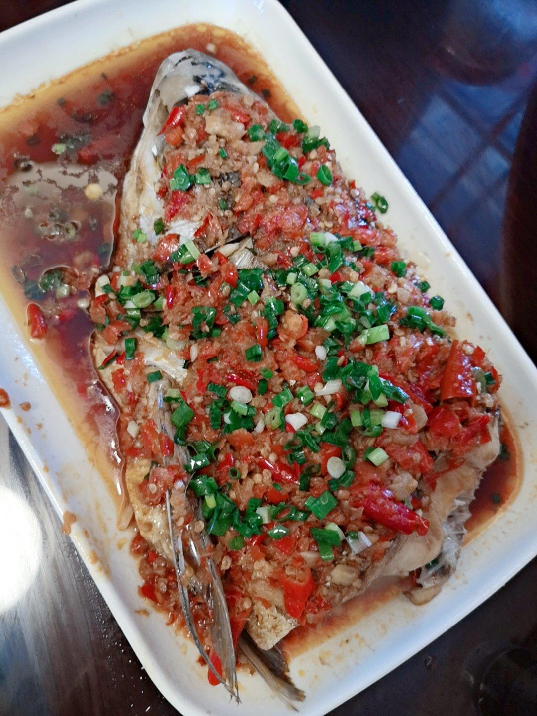 蕾花花做的剁椒鱼头