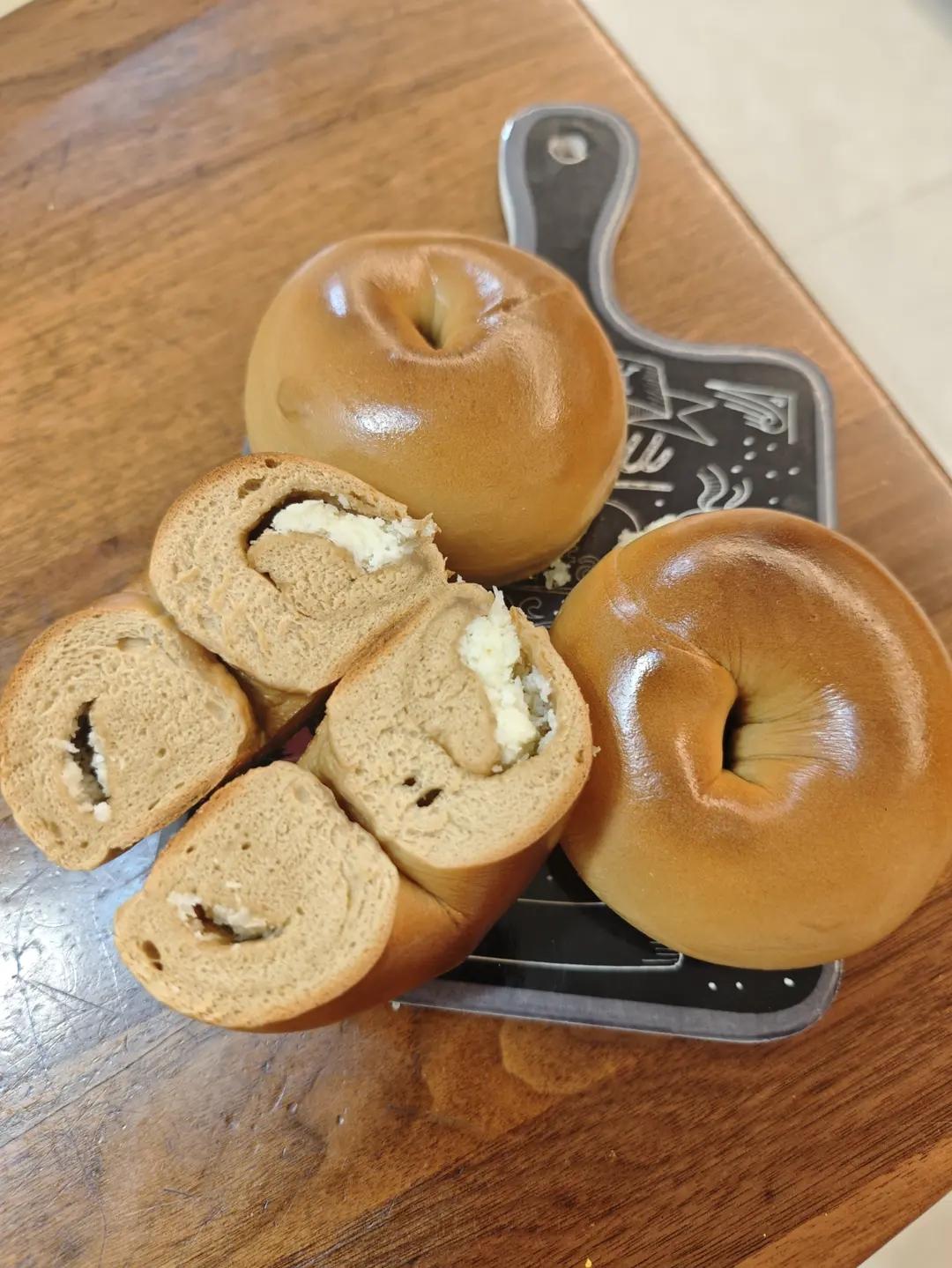 生椰拿铁乳酪贝果🥯浓郁咖啡🥥满口椰香