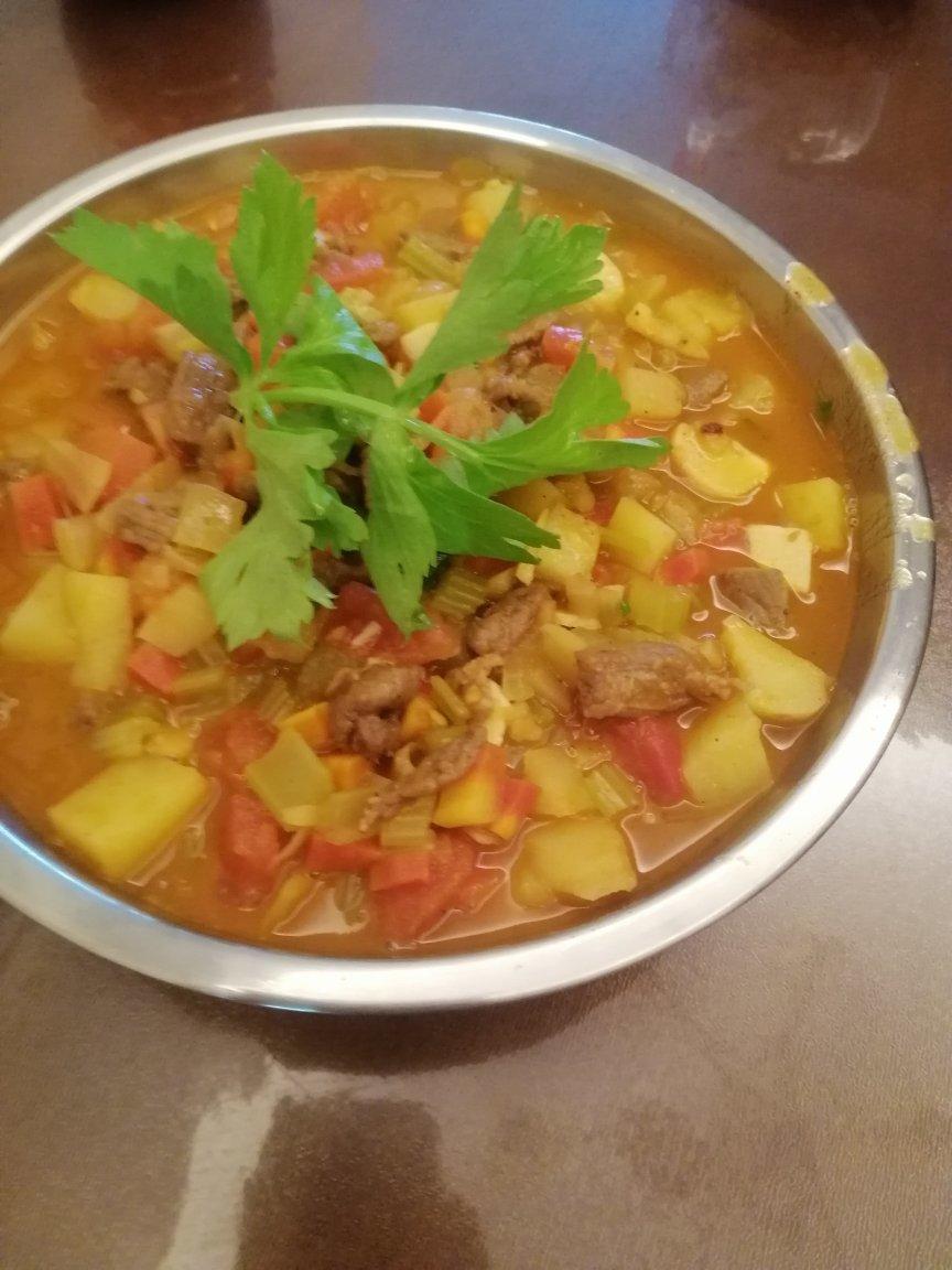 世间情动不过一碗罗宋汤