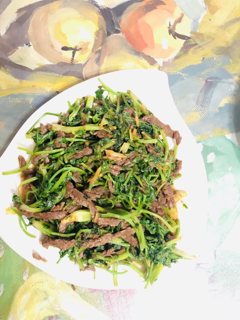 香菜炒牛肉（附菜根香做法）