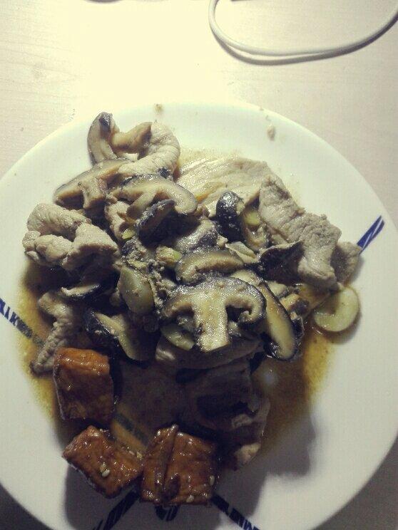 香菇炒肉
